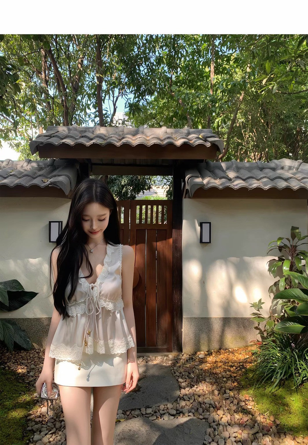 26Jul. 花樣蕾絲 甜美V領綁帶背心 杏