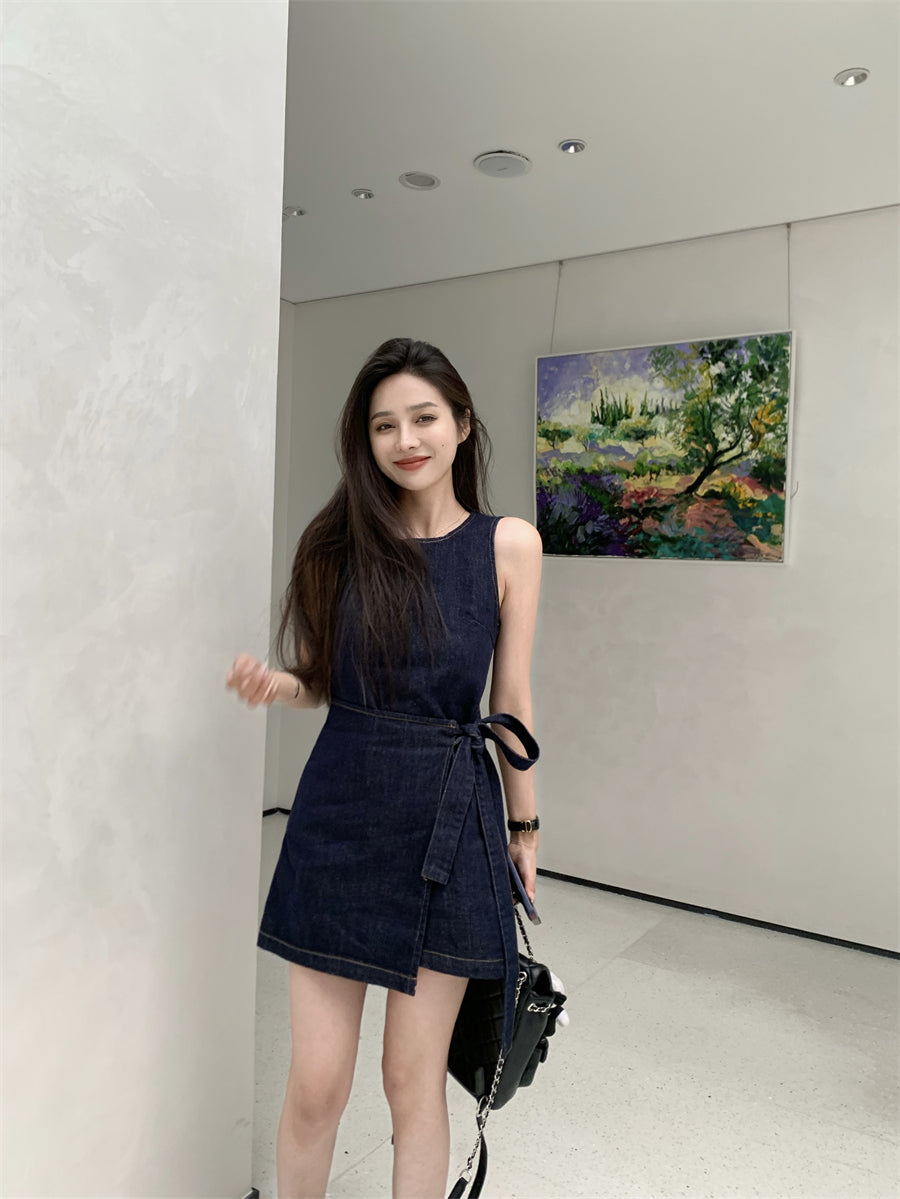 26Jun. 小城紀語 圓領牛仔收腰綁帶背心連身裙