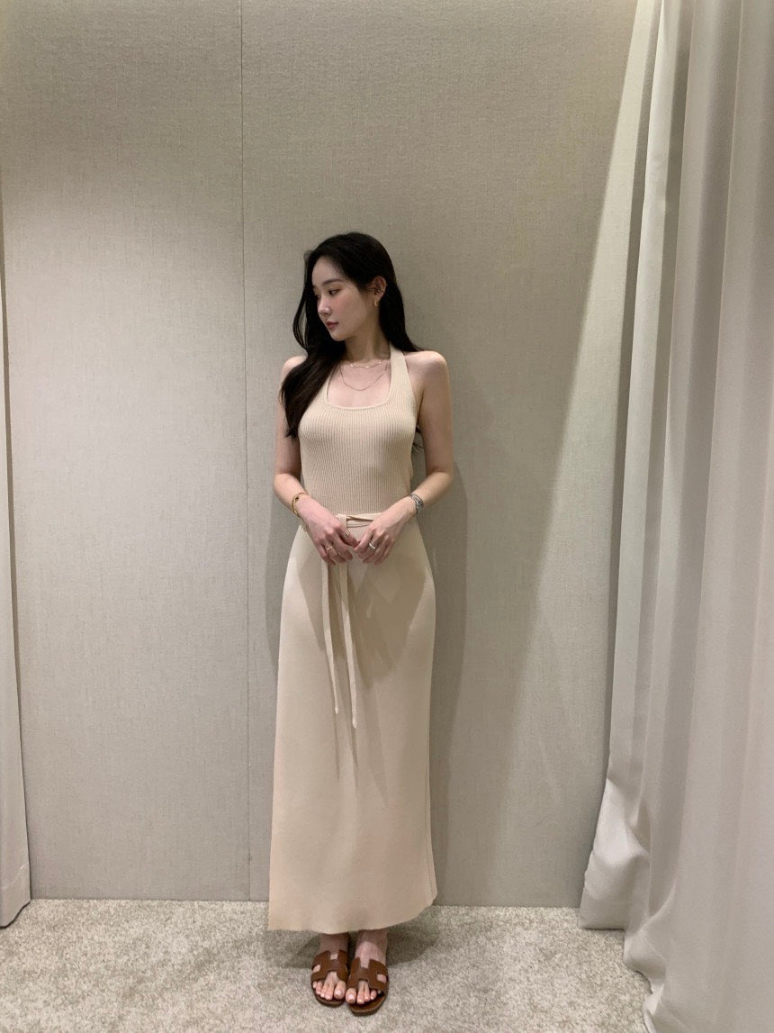 26Jun. 帶氛圍氣質開叉掛脖針織連身裙套裝 杏/咖