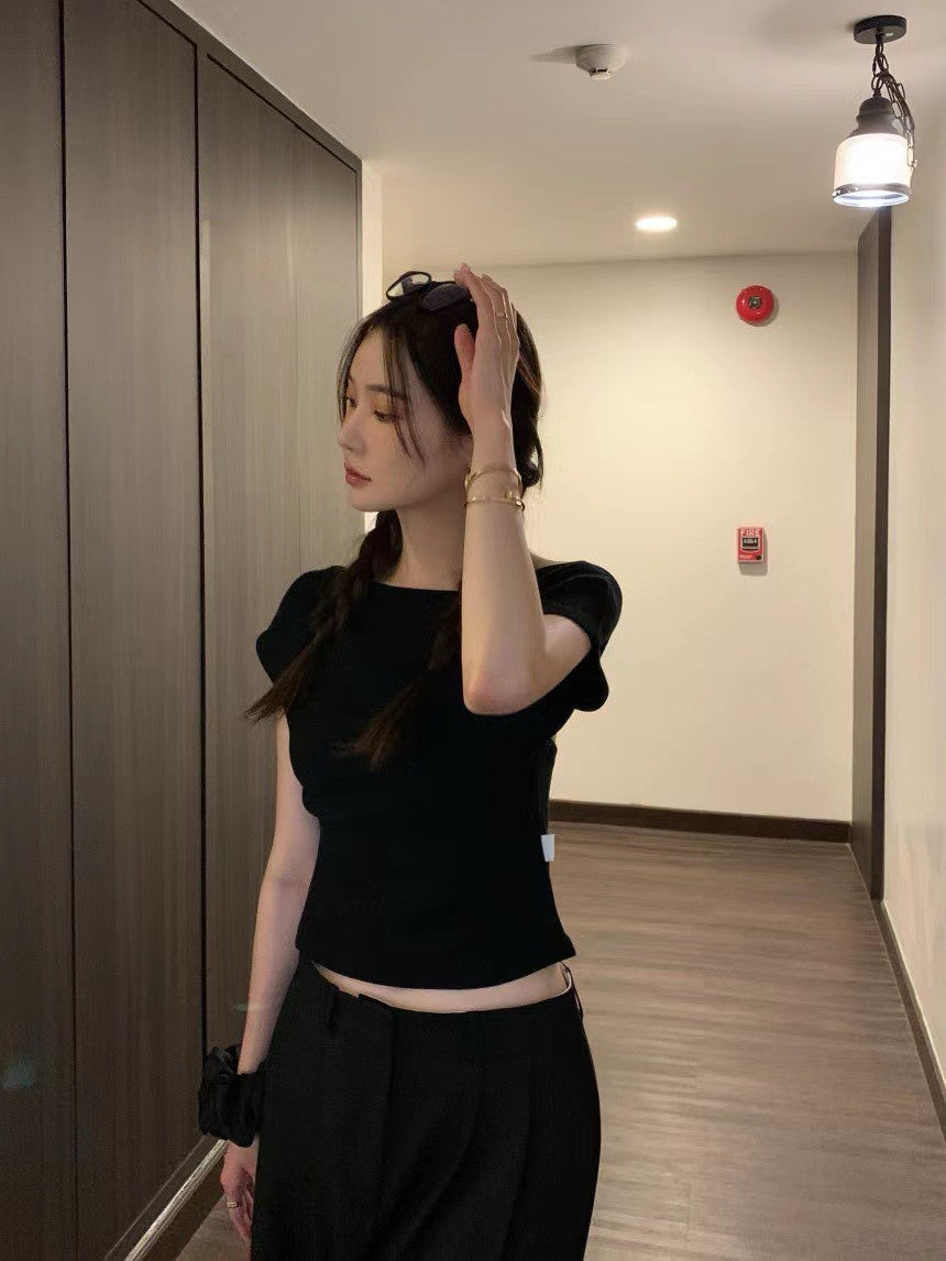 26Jun. 漢南洞歐尼 氣質一字領小露背上衣 白/黑