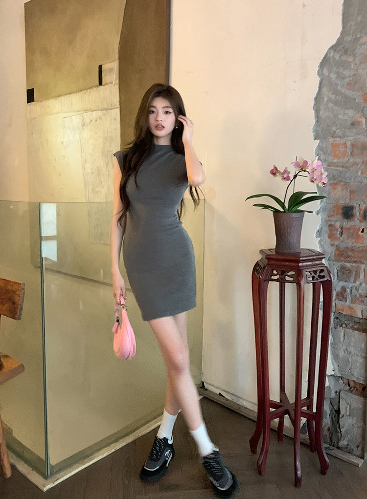 26Jun. 微高領修身彈力包臀裙 灰