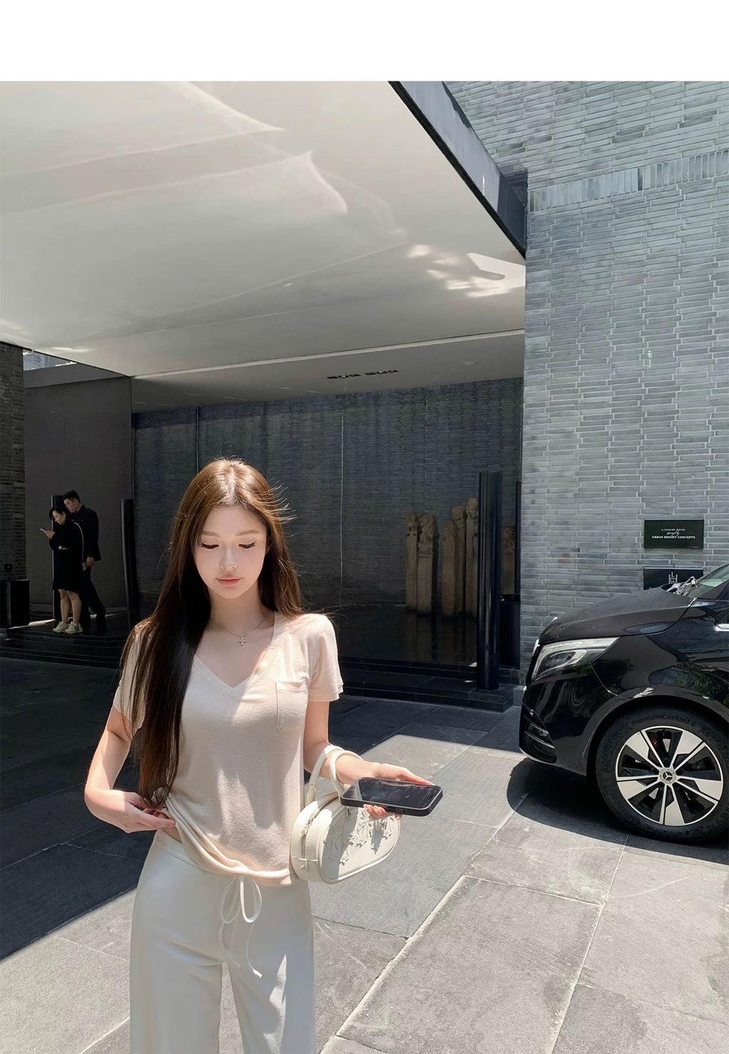 26Jun. 會呼吸的上衣 麻棉V領口袋寬鬆上衣 亞麻色