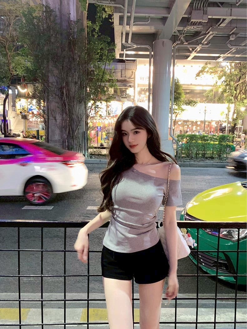 26Jun. 斬女瘦瘦斜肩純色上衣 灰