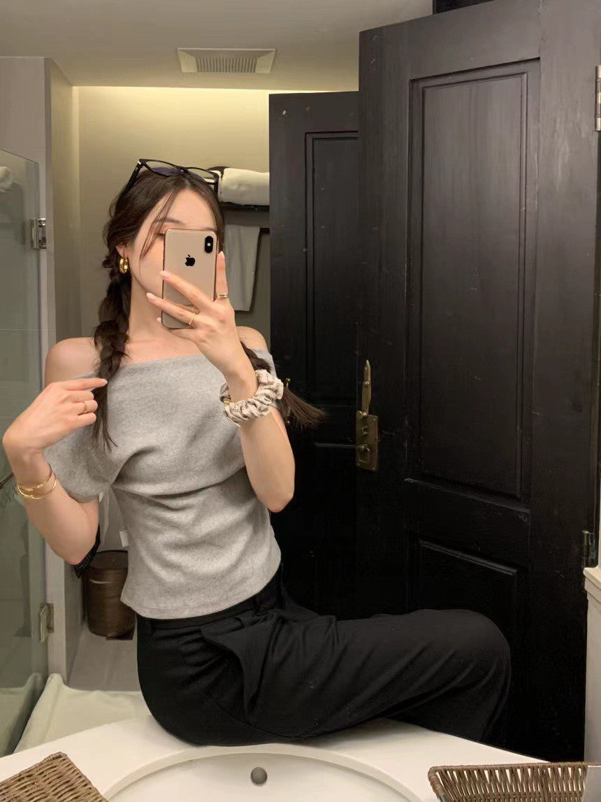 26Jun. 漢南洞歐尼 氣質一字領小露背上衣 灰
