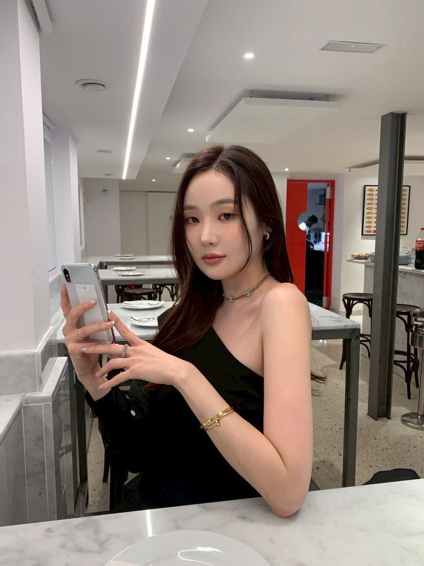 26Jun. 優雅單肩翻領長袖襯衫 杏/黑