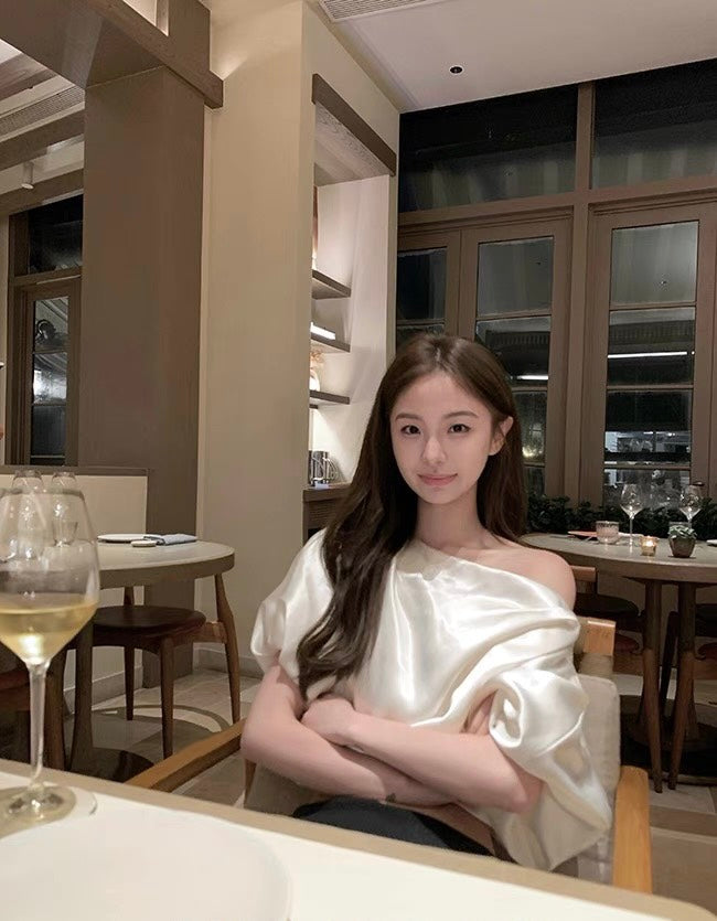 26Jun. like Jennie 泡泡緞面珍妮後台同款一字領上衣 白