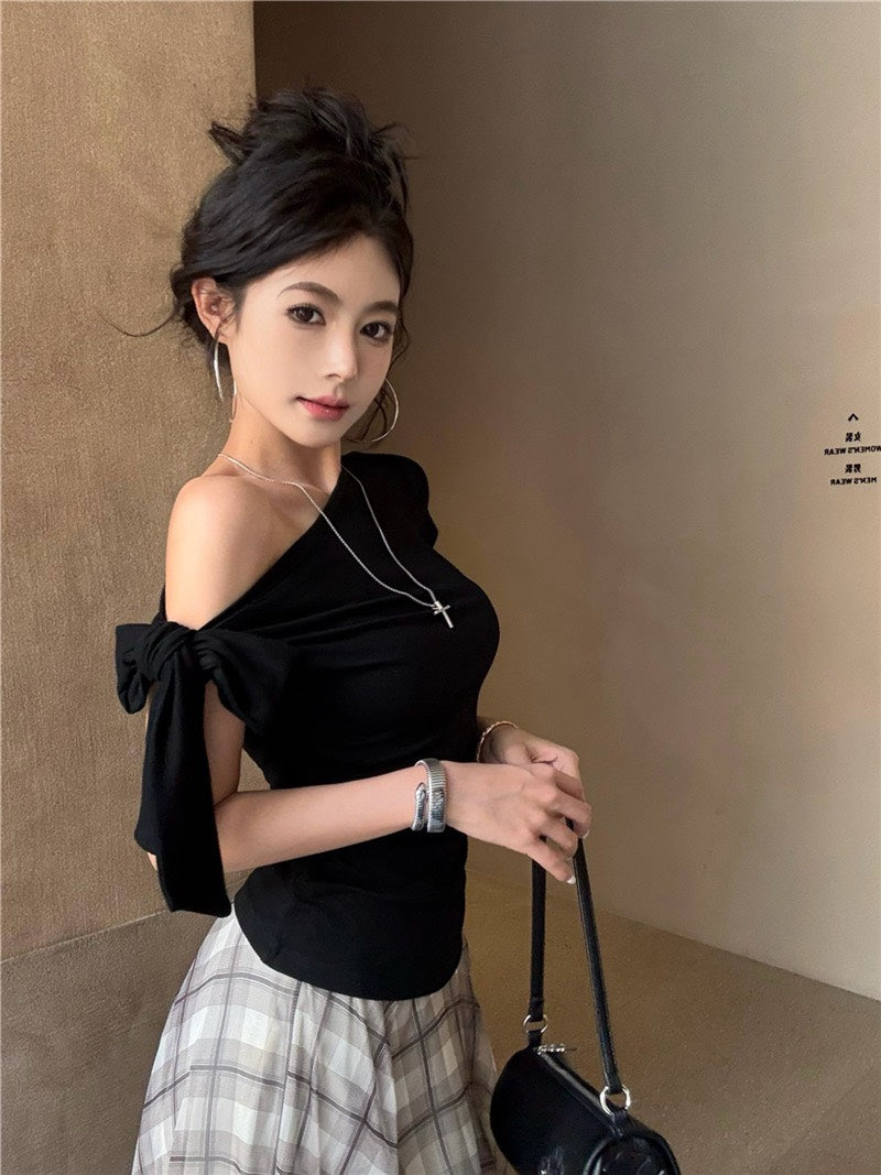 26Jun. 隨心搭一套 斜肩綁帶黑色上衣 格紋百搭半身裙