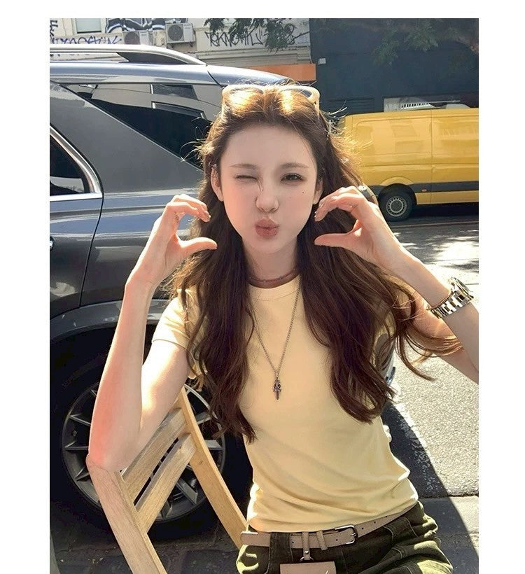 26Jun. 小而美圓領打底立體愛心造型上衣 奶黃
