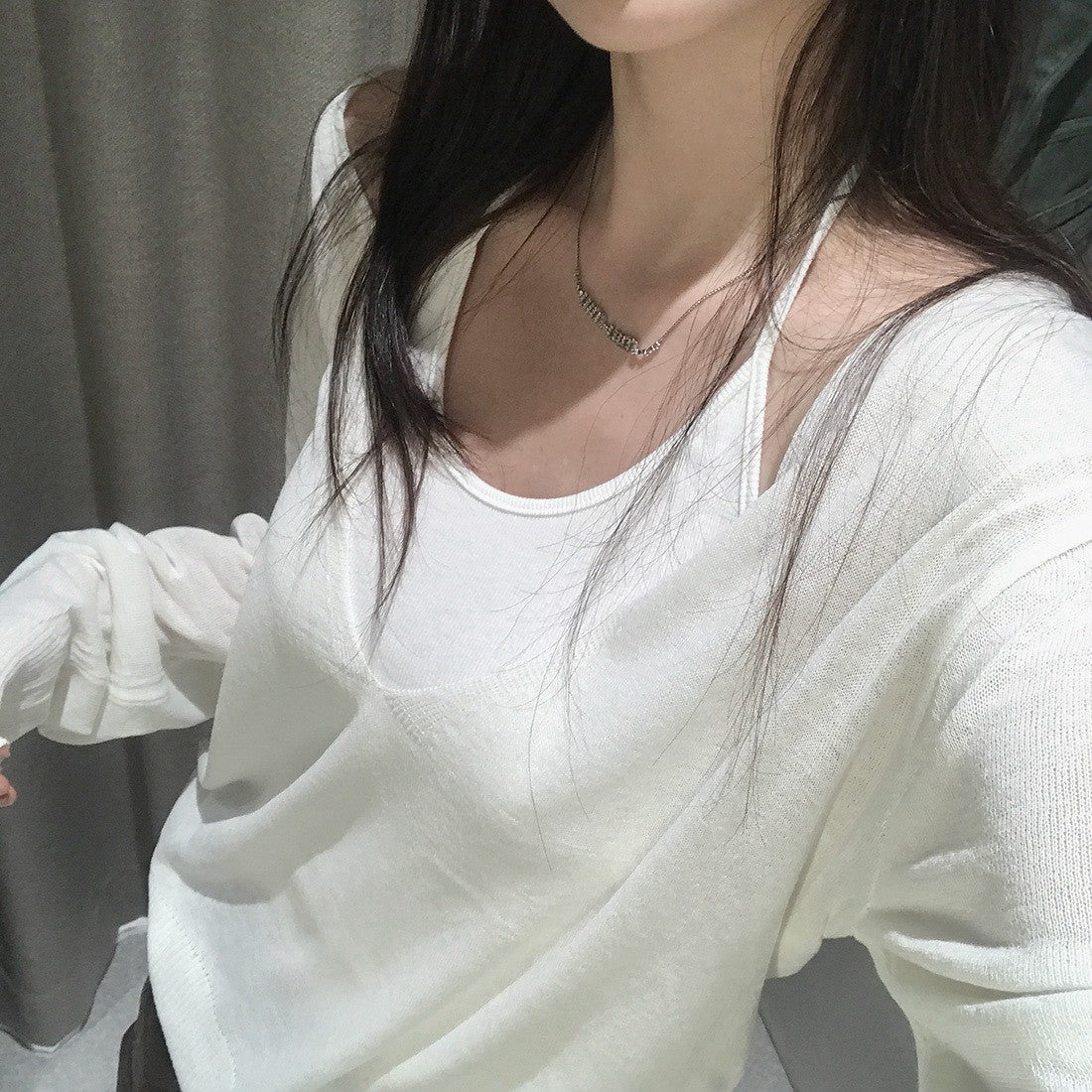 26Sep. 慵懶掛疊穿大V領針織罩衫（無背心）米白/藏藍