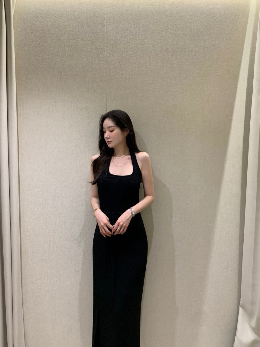 26Jun. 氛圍氣質開叉掛脖針織連身裙套裝 黑