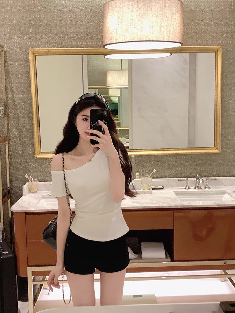 26Jun. 斬女瘦瘦斜肩純色上衣 白/黑