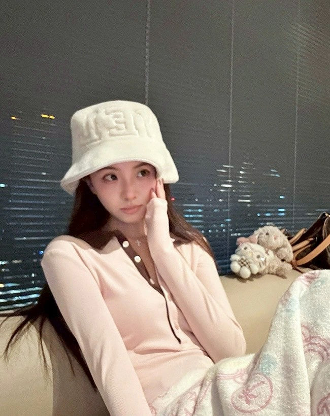 26Jun. 智性感撞色polo鈕扣上衣 粉咖