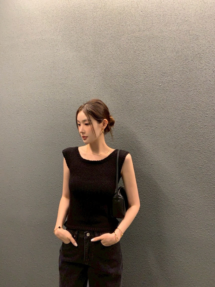 26Jun. 氣質小心機 蝴蝶結後綁帶圓領針織背心 白/黑