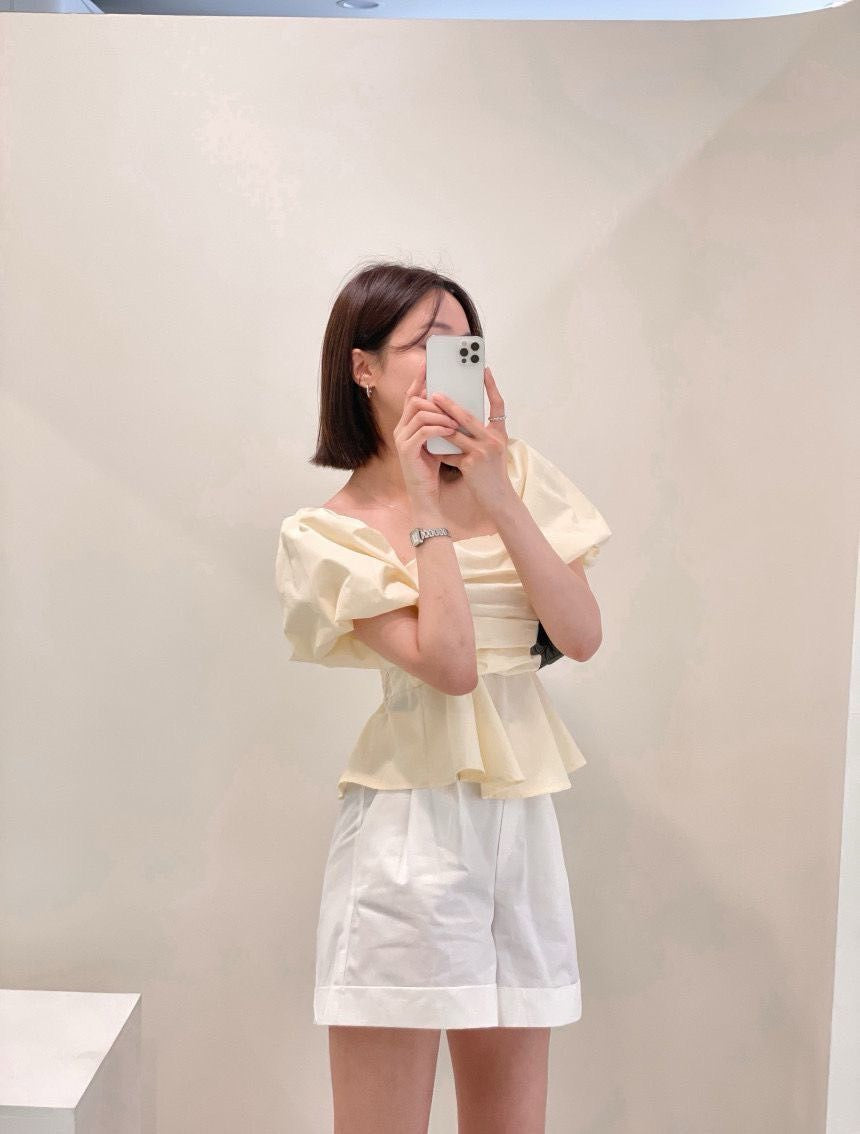 26Jun. 經典顯瘦版抓皺泡泡袖上衣 奶黃/藍色