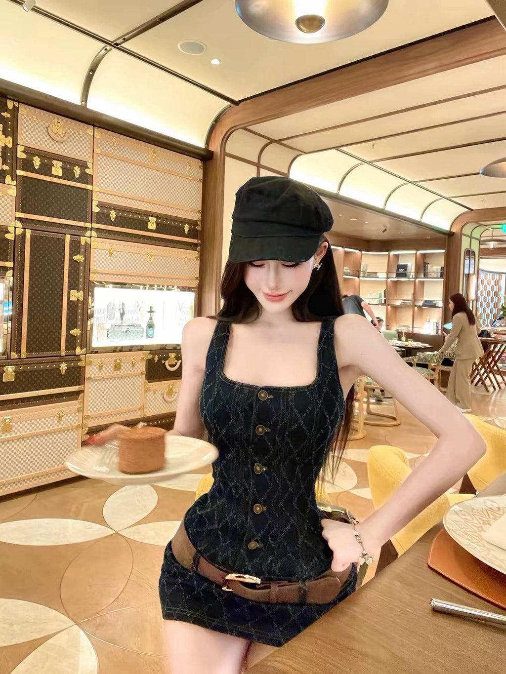 26Sep. 復古辣妹 小香菱格紋方領牛仔包臀裙
