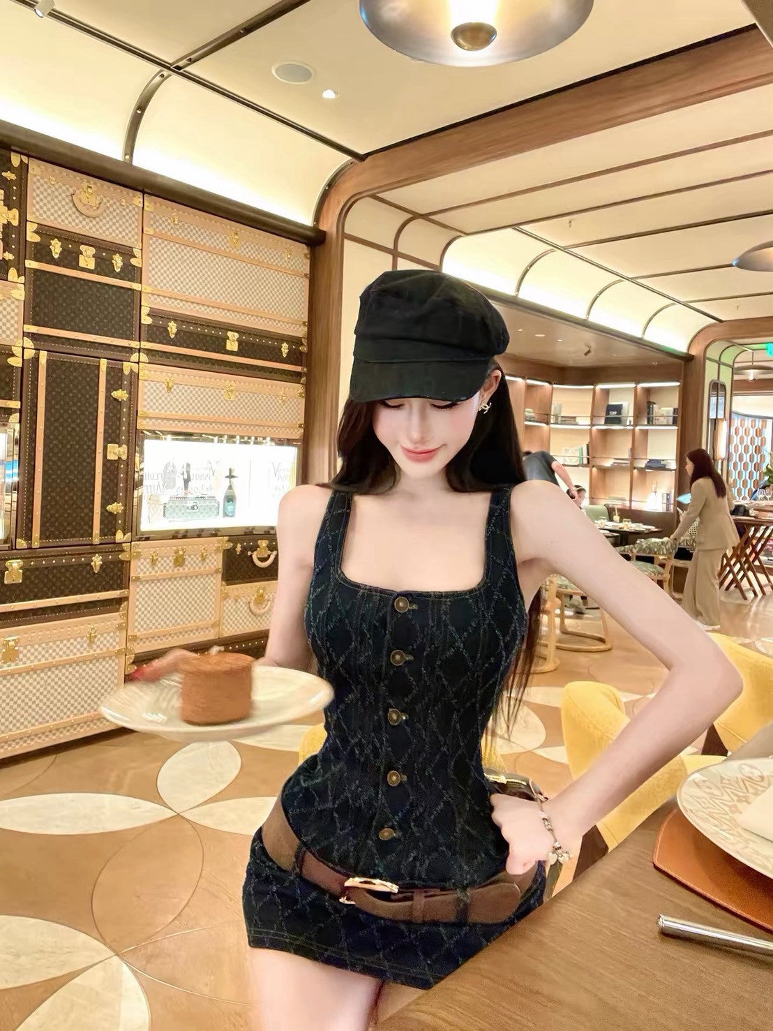 26Sep. 復古辣妹 小香菱格紋方領牛仔包臀裙