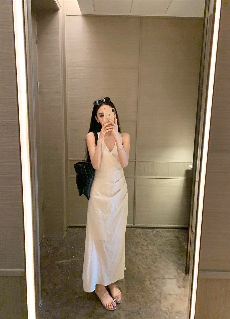 26Jun. 設計感簡約後背綁帶V領背心式連身裙