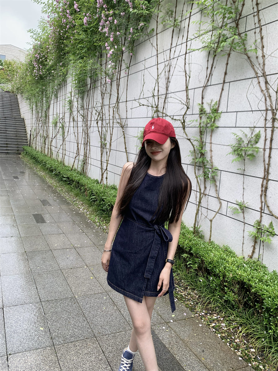 26Jun. 小城紀語 圓領牛仔收腰綁帶背心連身裙