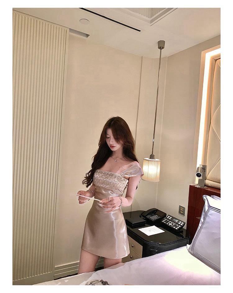 26Jul. 流光宴會 輕奢方領緞面修身裙 短款/長款