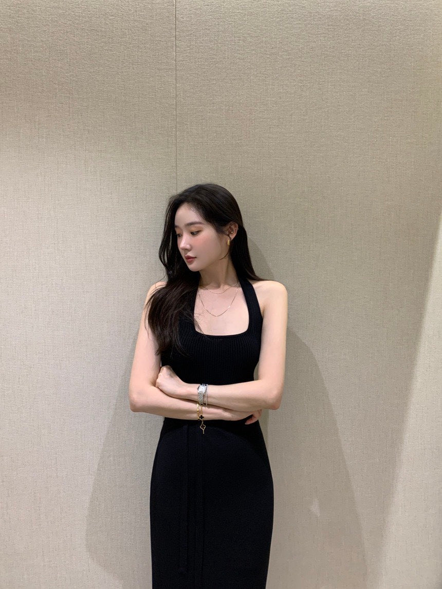 26Jun. 氛圍氣質開叉掛脖針織連身裙套裝 黑