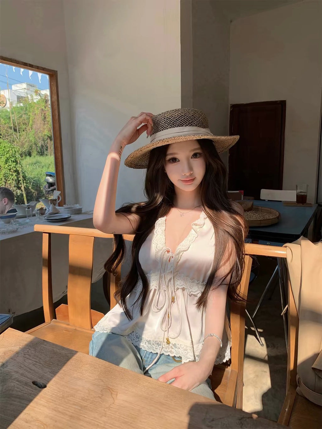 26Jul. 花樣蕾絲 甜美V領綁帶背心 杏