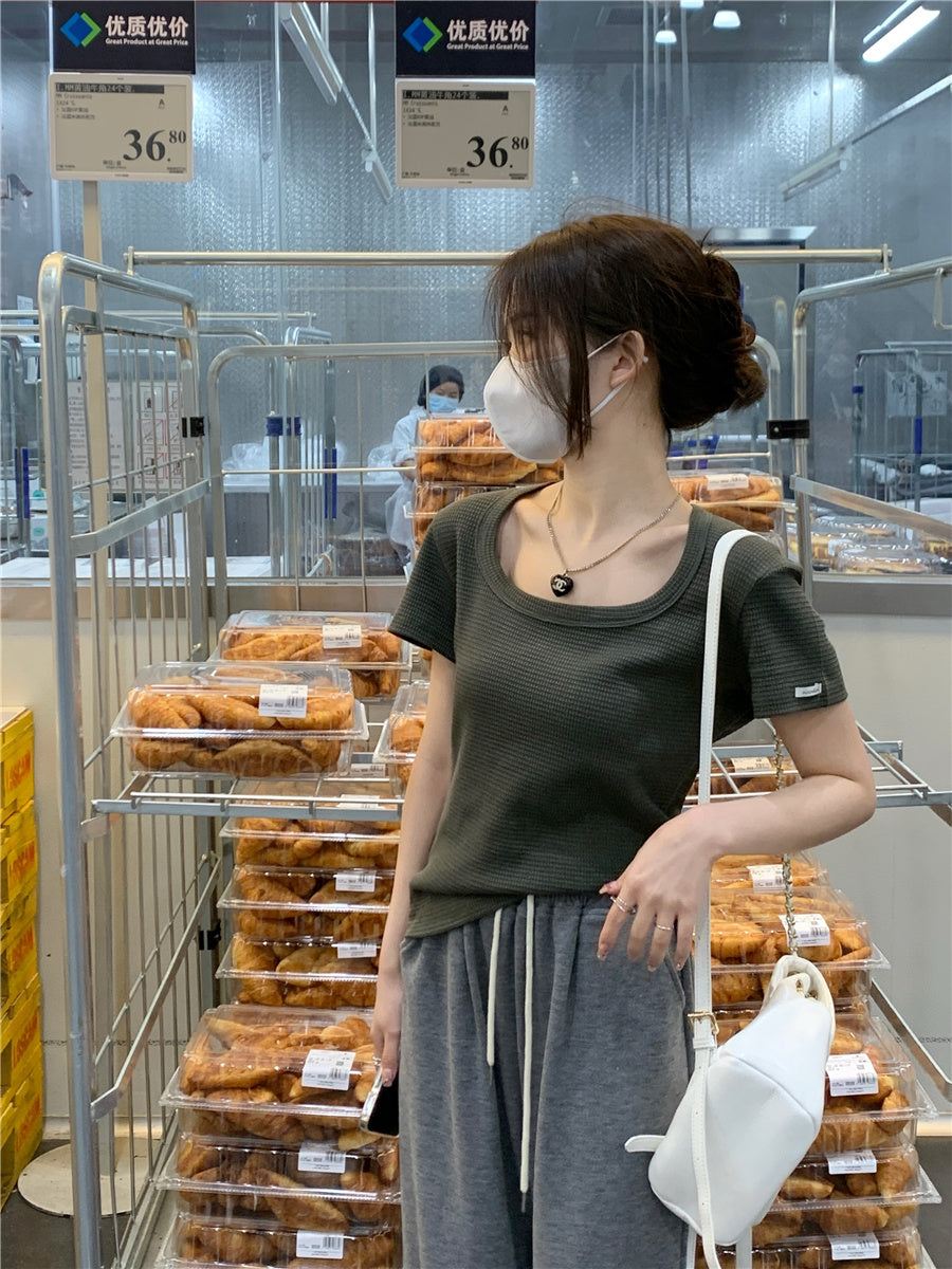 26Jun. 大U領華夫格短版上衣 綠