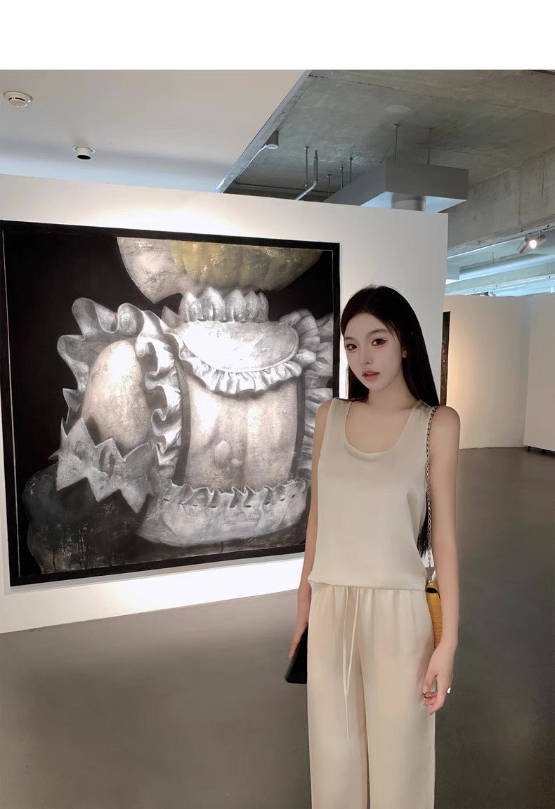 26Jun. 嬌生慣養老錢簡約醋酸U領背心休閒褲套裝 香檳色