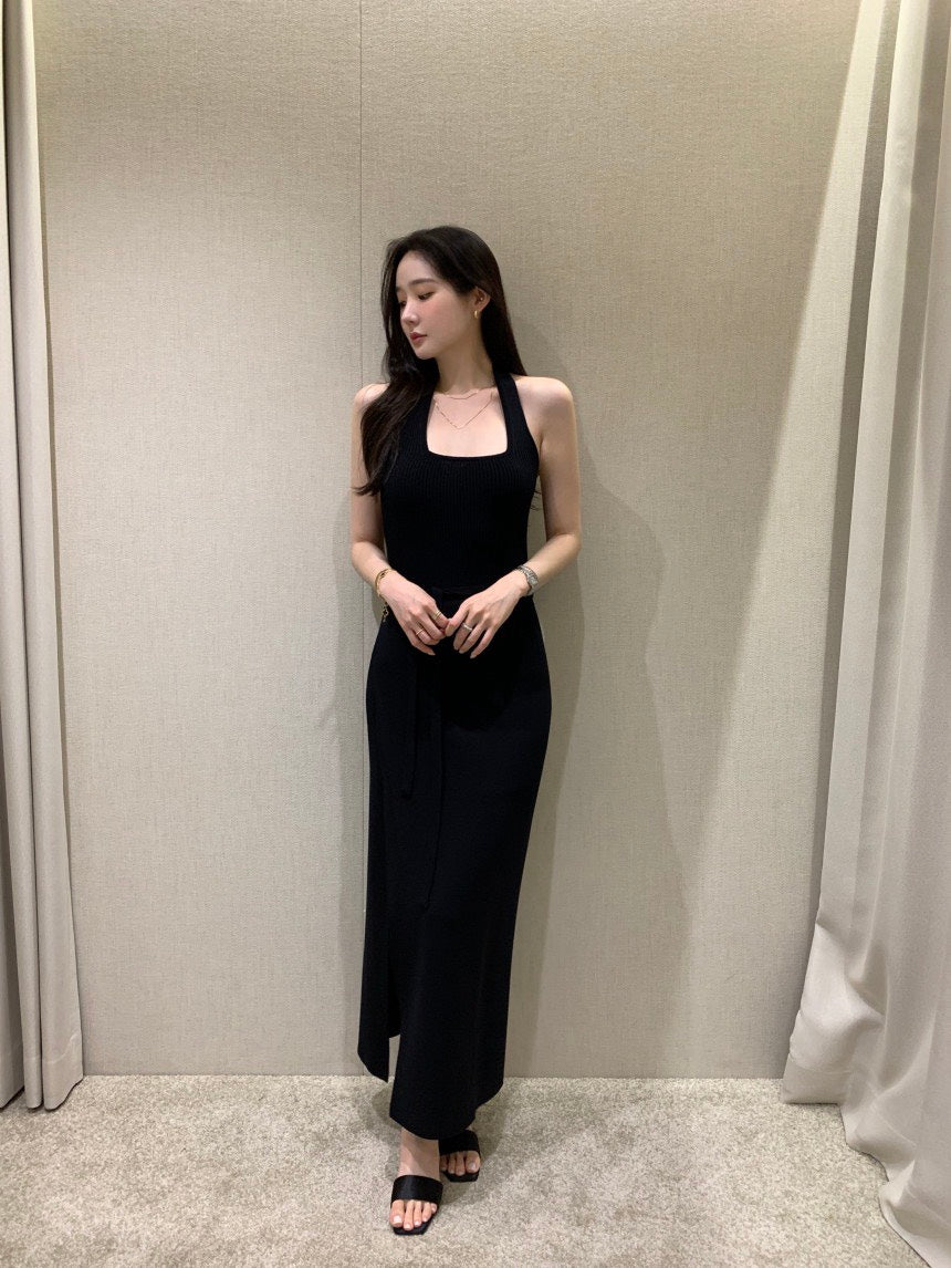 26Jun. 氛圍氣質開叉掛脖針織連身裙套裝 黑