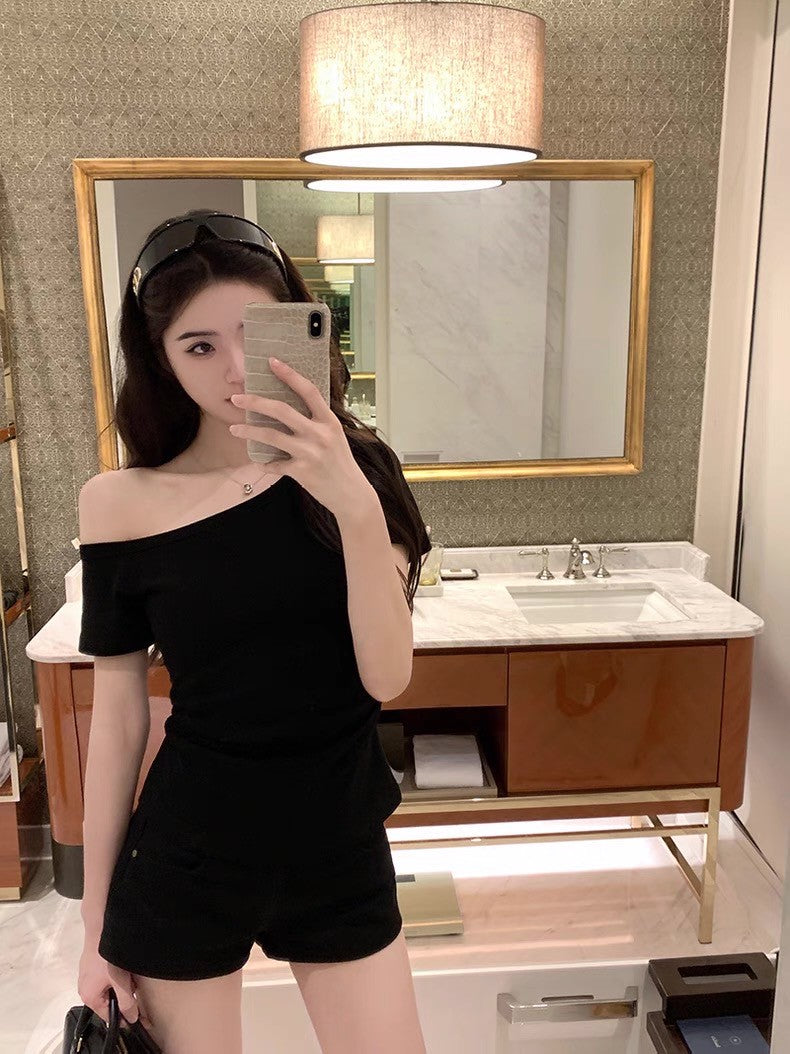 26Jun. 斬女瘦瘦斜肩純色上衣 白/黑