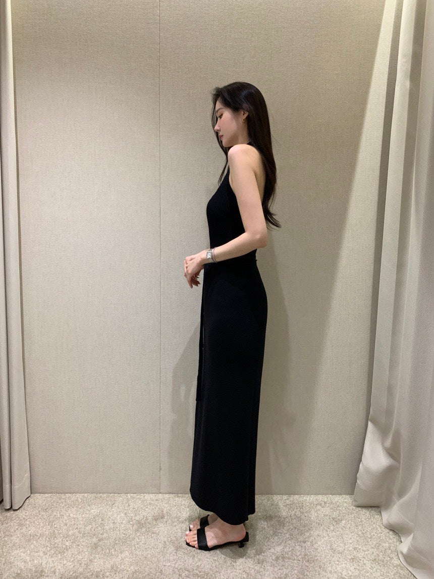 26Jun. 氛圍氣質開叉掛脖針織連身裙套裝 黑