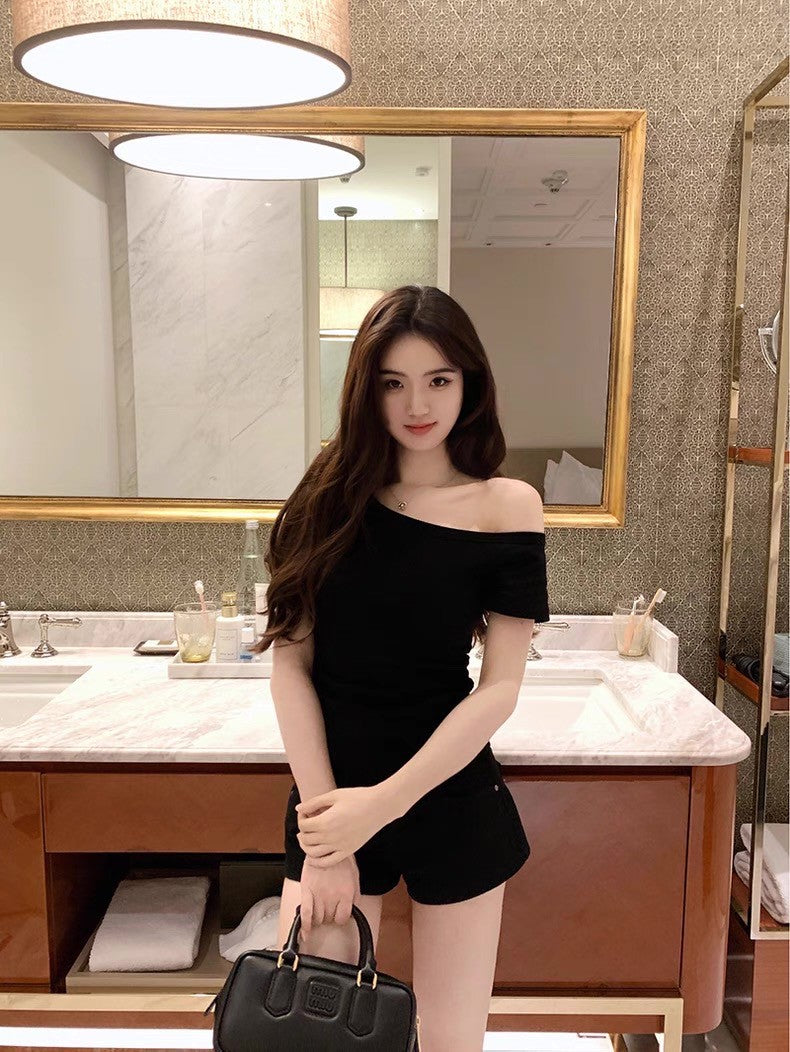 26Jun. 斬女瘦瘦斜肩純色上衣 白/黑