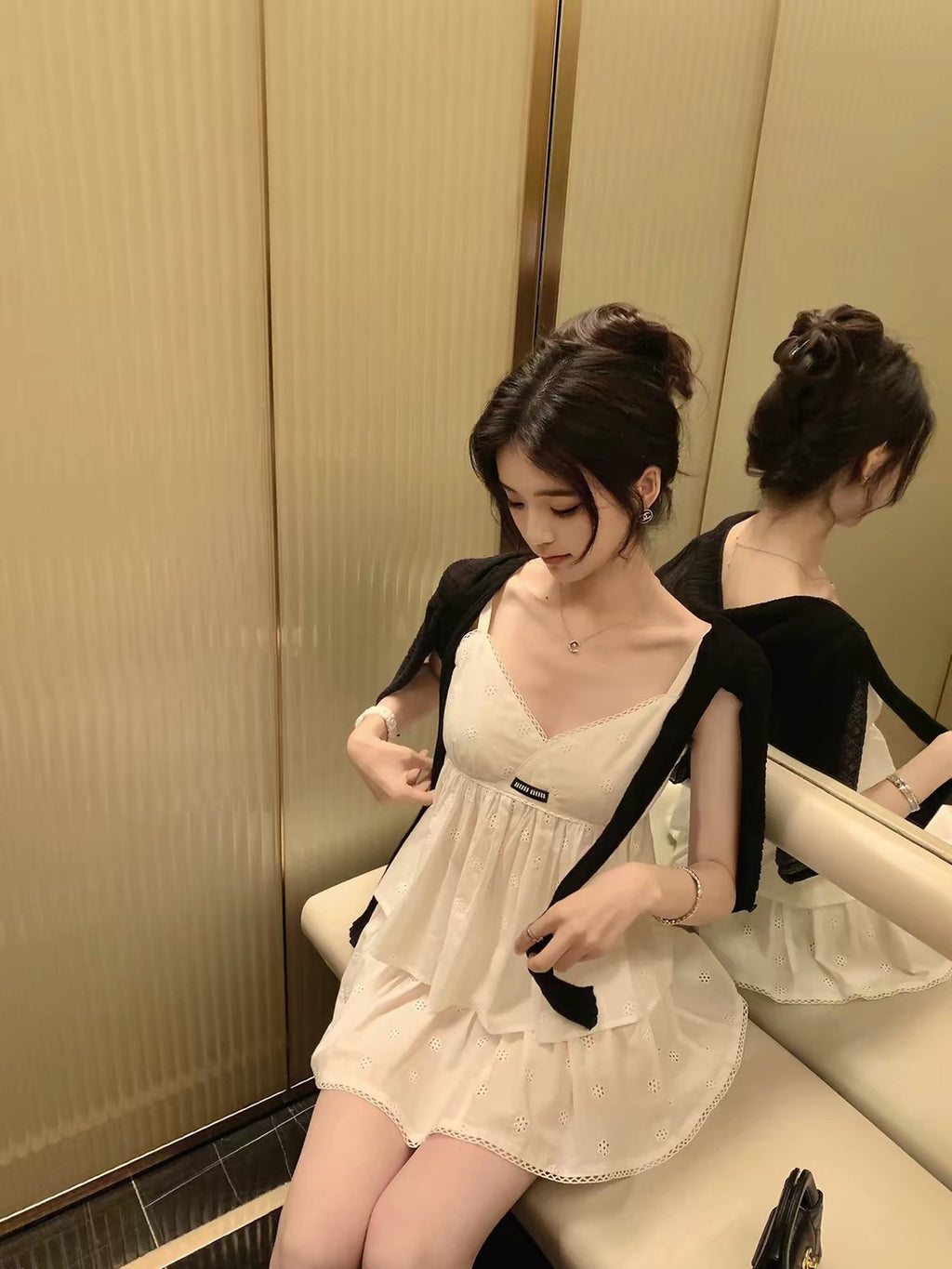 26Jul. 溫柔小白花韓女蕾絲背心半身裙 套裝