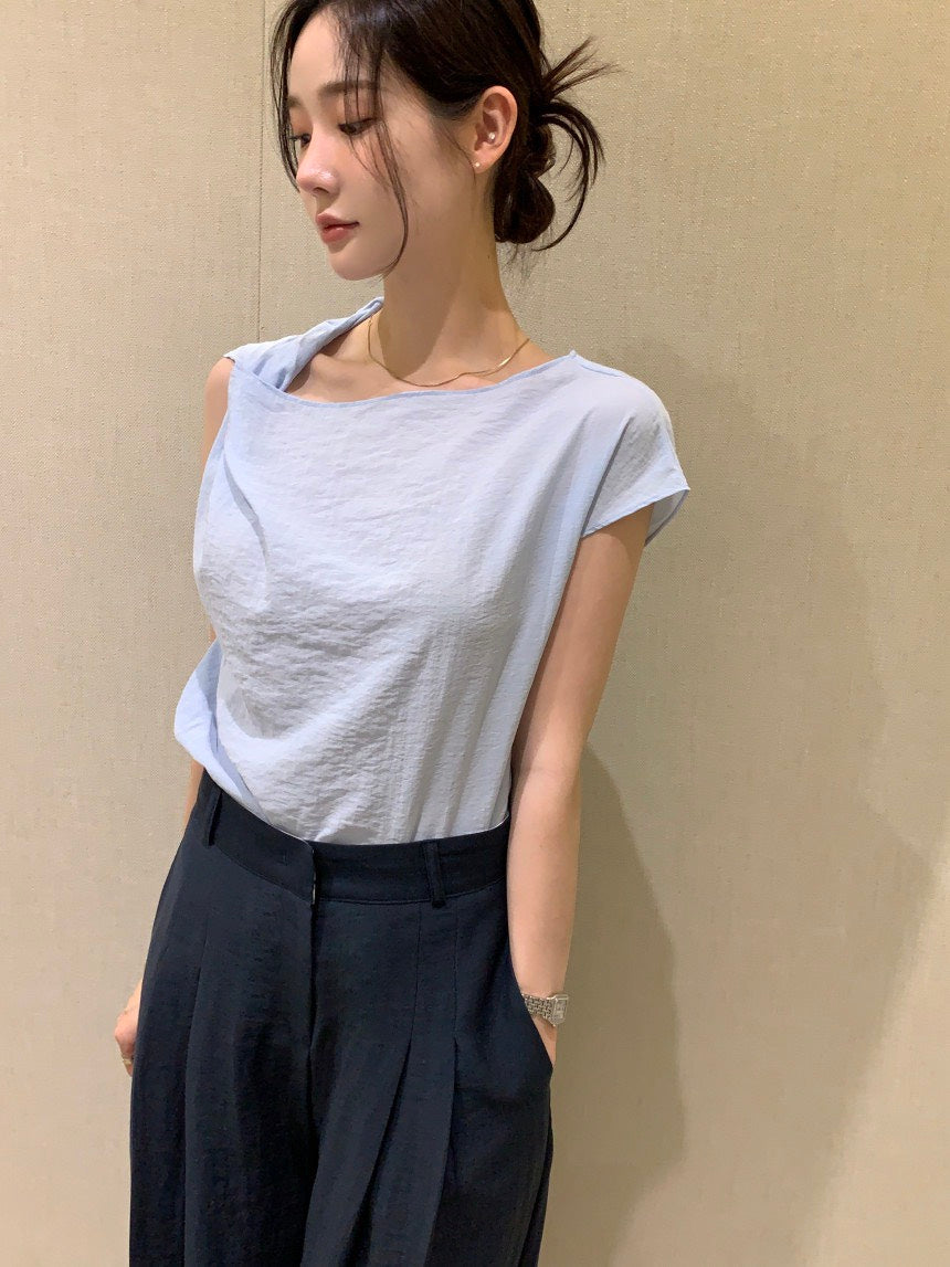 26Jun. 休閒不規則斜領純色上衣 藍