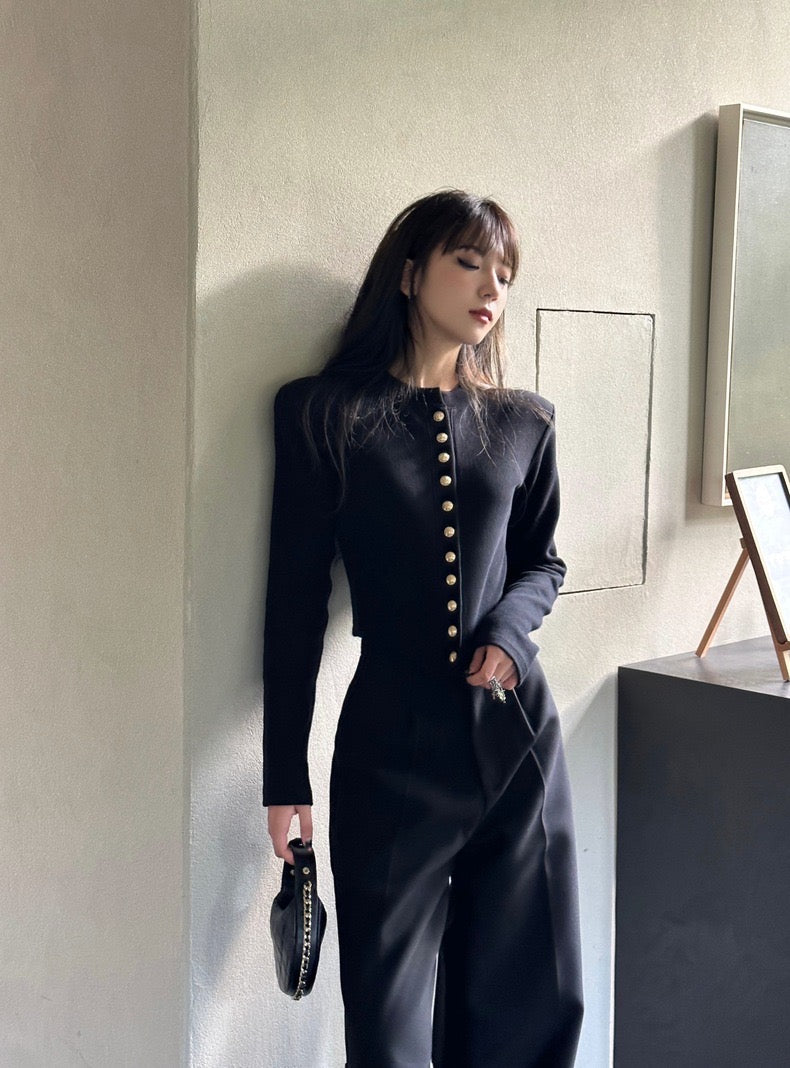 26Jun. 簡約All Black 金屬釦修身廓形外套 西裝褲