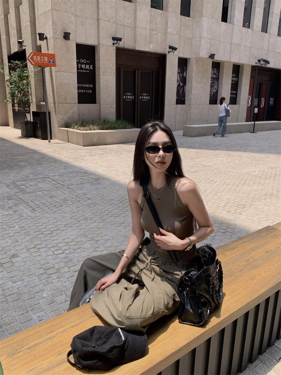 26Jun. 萬能百搭王 簡約修身彈力背心 澎澎呼吸休閒褲 卡其綠