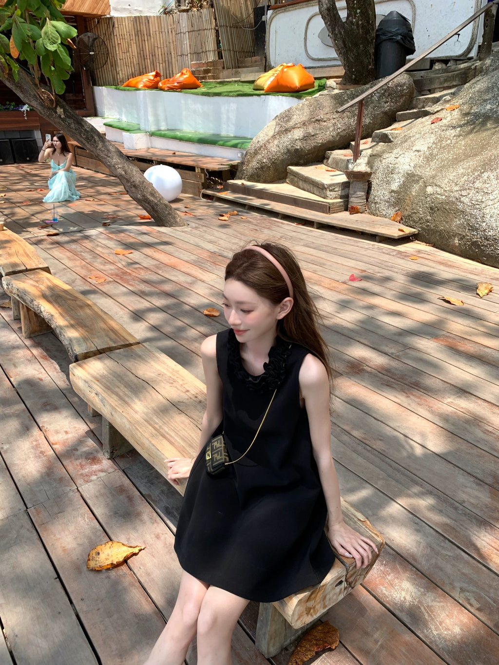 26Jun. 南洋一夢 矜貴立體花繡邊生日連身裙 白/黑