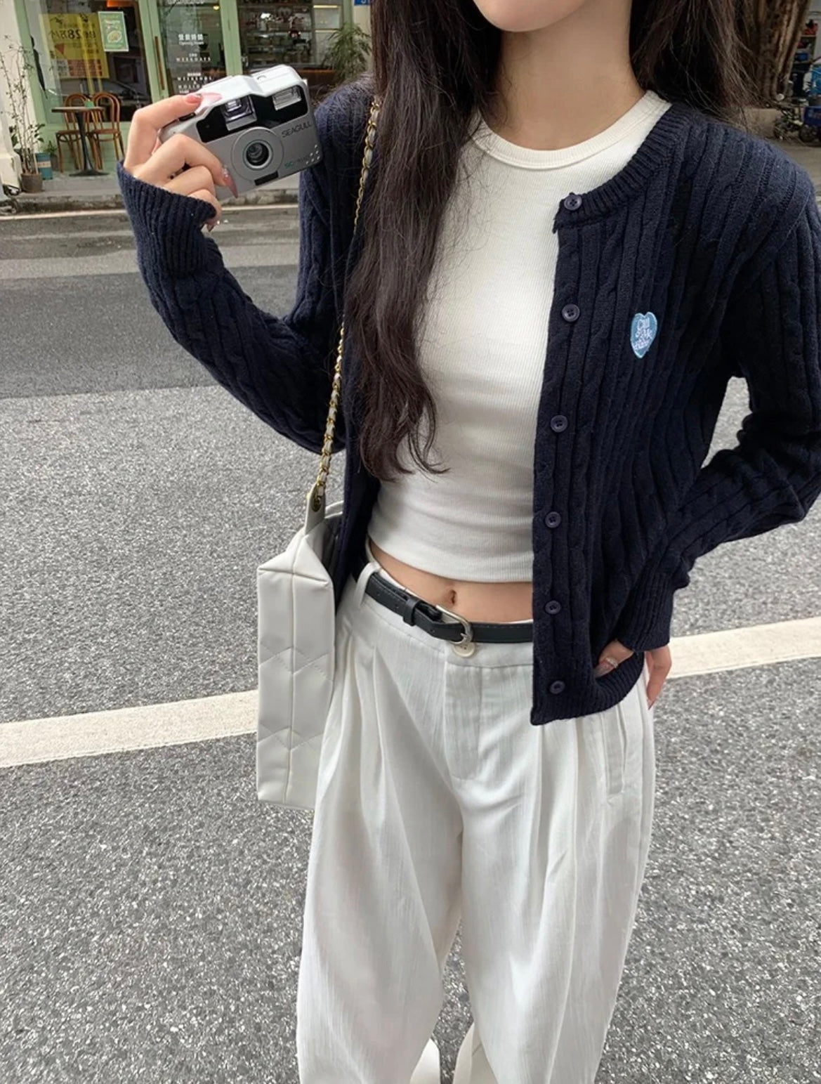 26Jun. 隨性老錢風白色闊腿褲  圓領針織外套