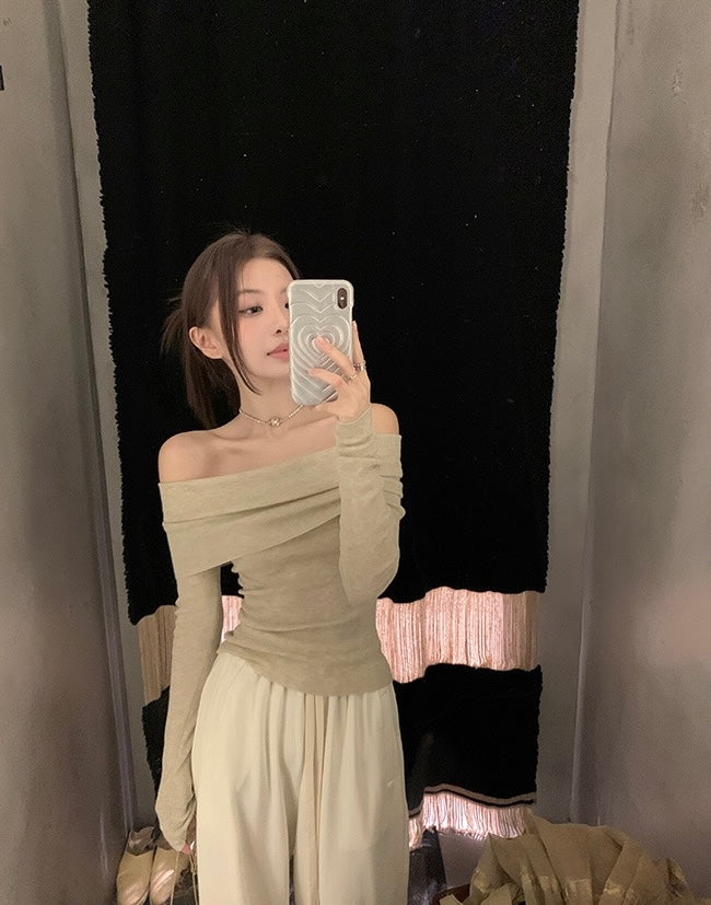 26Jun. 小細腰 氣質軟糯親膚針織一字領上衣 杏/黑