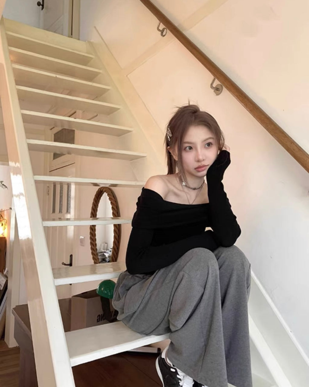 26Jun. 小細腰 氣質軟糯親膚針織一字領上衣 杏/黑