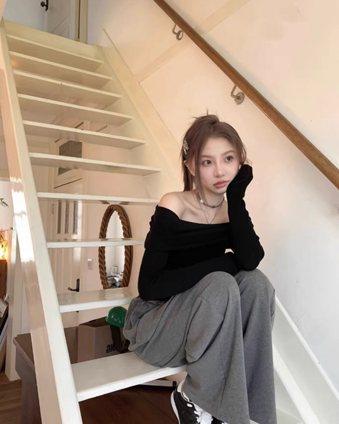 26Jun. 小細腰 氣質軟糯親膚針織一字領上衣 杏/黑
