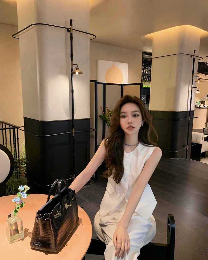 26Jun. 簡約單色馬甲背心 百褶裙套裝 白