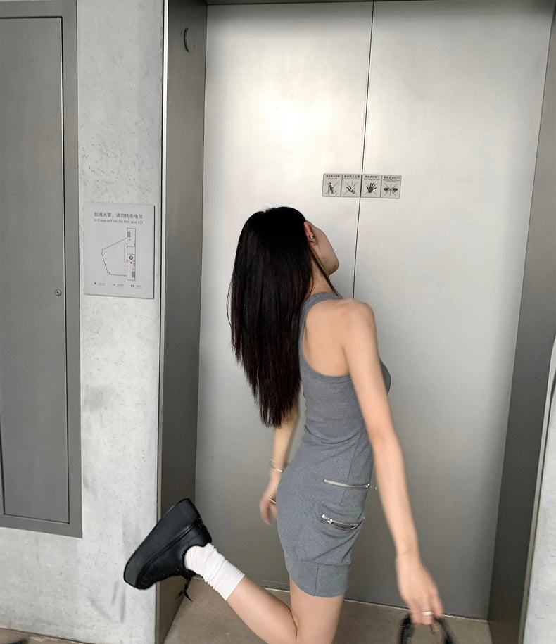 26Jun. 辣妹專屬 復古拉鍊口袋U領背心連身裙 灰/白