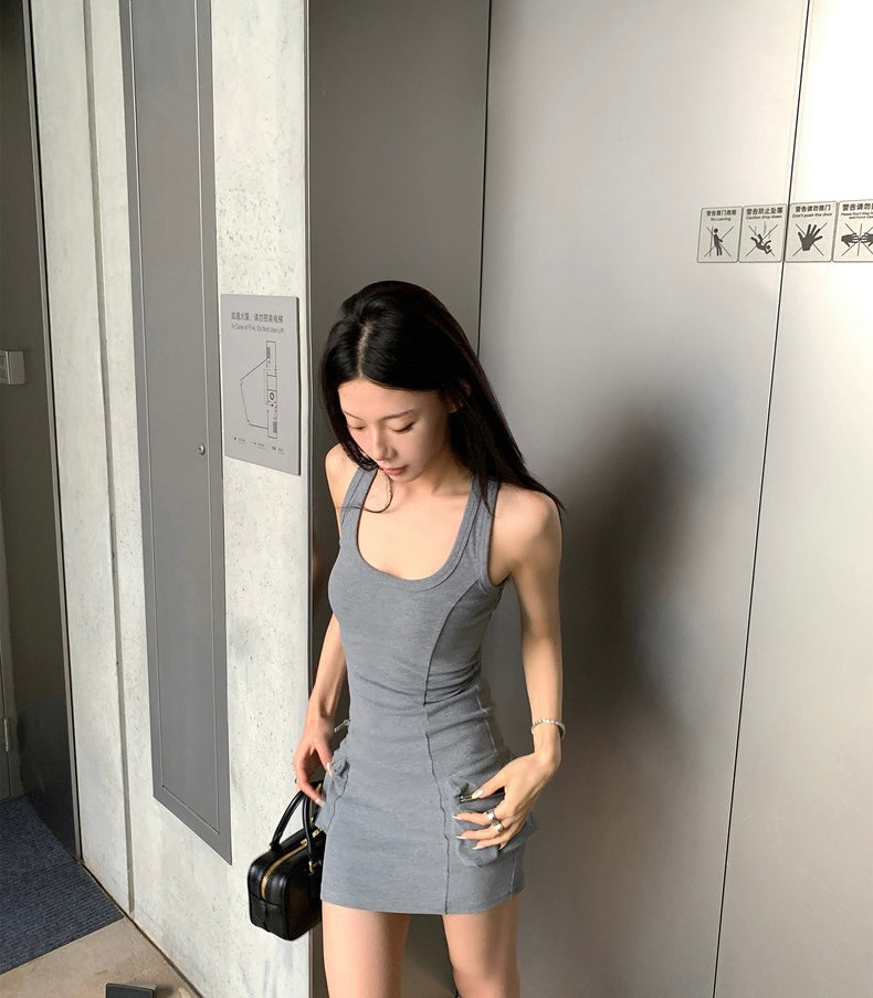 26Jun. 辣妹專屬 復古拉鍊口袋U領背心連身裙 灰/白