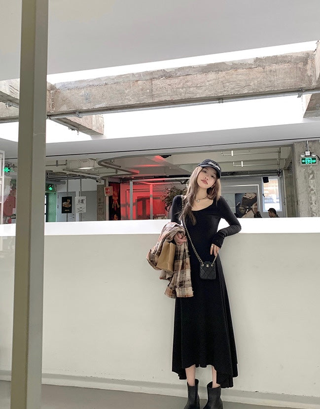 26Jun. 偏偏寵愛 U領小心機收腰連身裙 黑