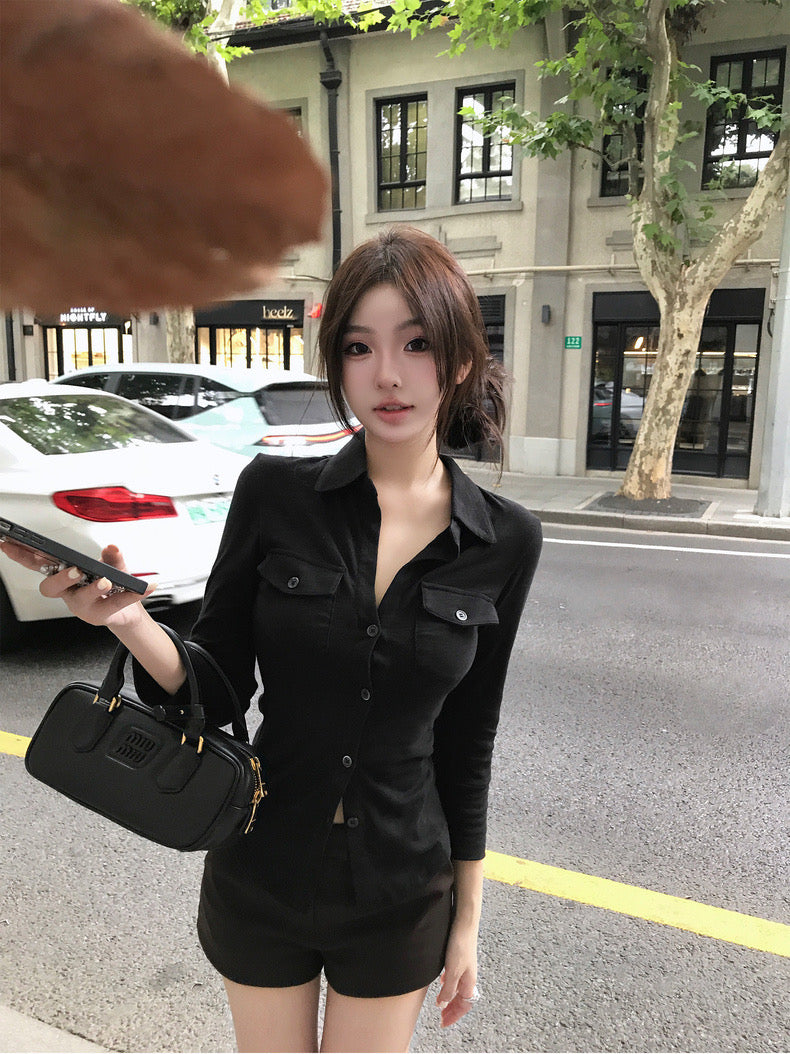26Jun. 鬆弛感韓女 排釦polo領顯瘦收腰襯衫 黑/白