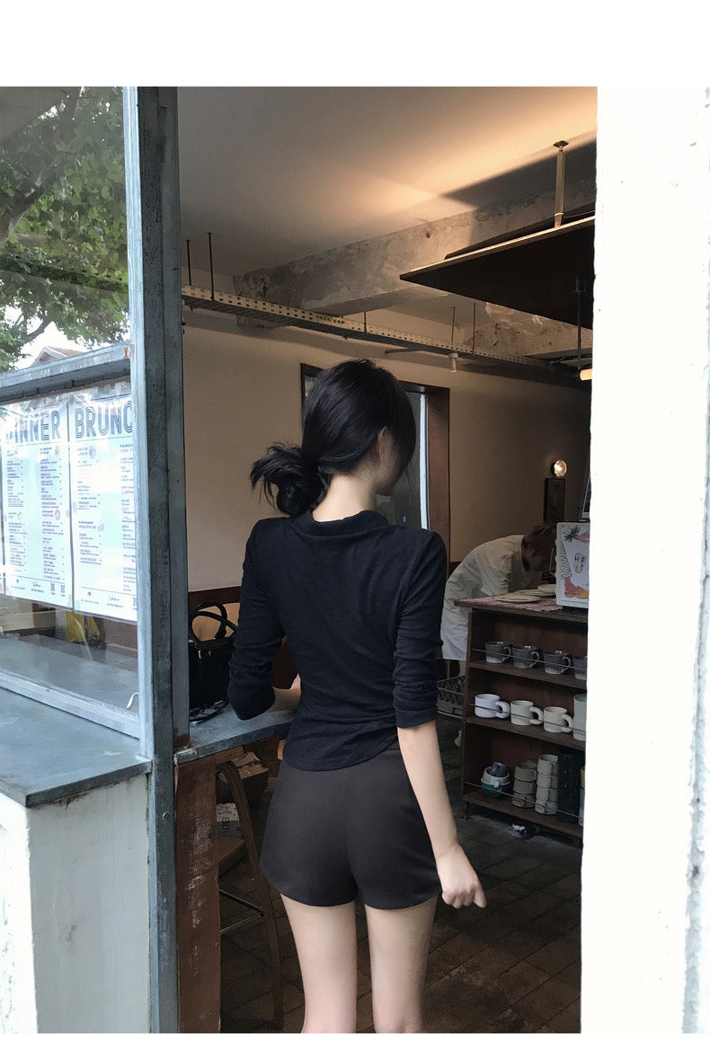 26Jun. 鬆弛感韓女 排釦polo領顯瘦收腰襯衫 黑/白