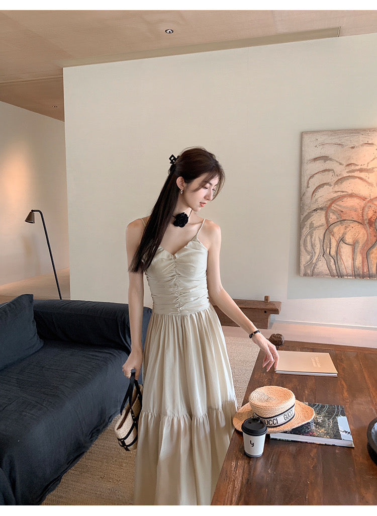 26Jul. 美得像畫 氣質輕奢蝴蝶結綁帶v領連身裙 杏