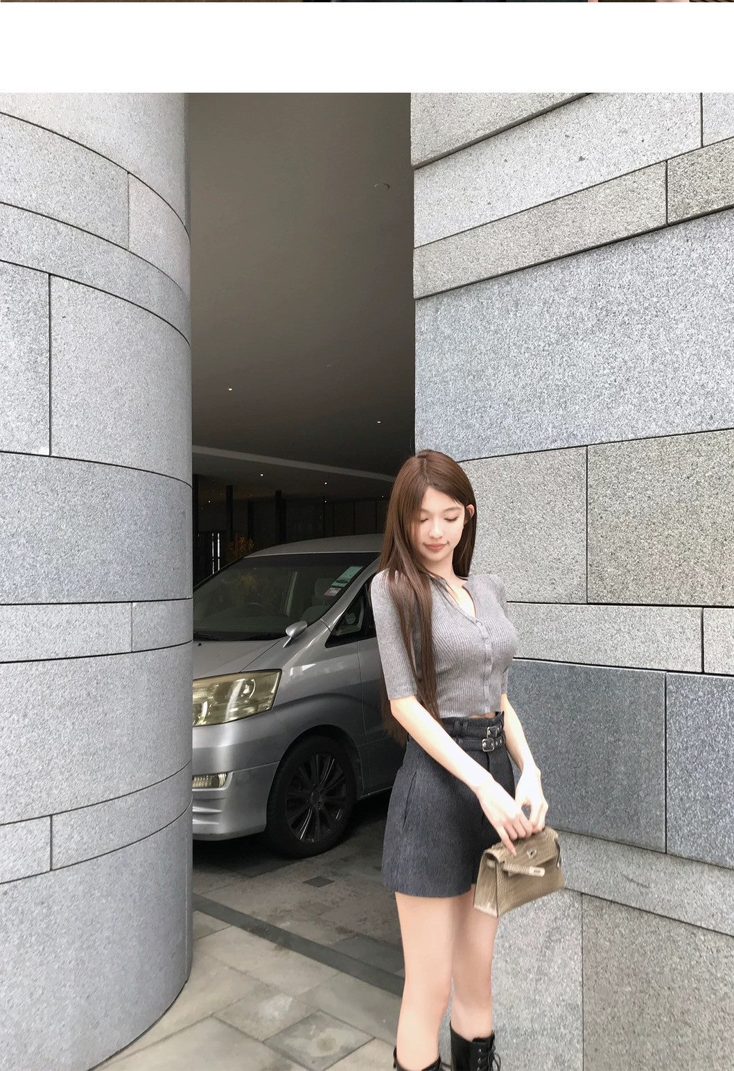 26Jun. 韓系天菜 氣質鈕扣可調緊身針織5分袖上衣 灰