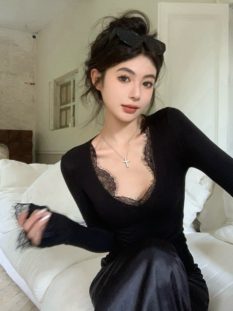 26Jun. 女神蕾絲 顯瘦V領蕾絲繡打底上衣 黑/白