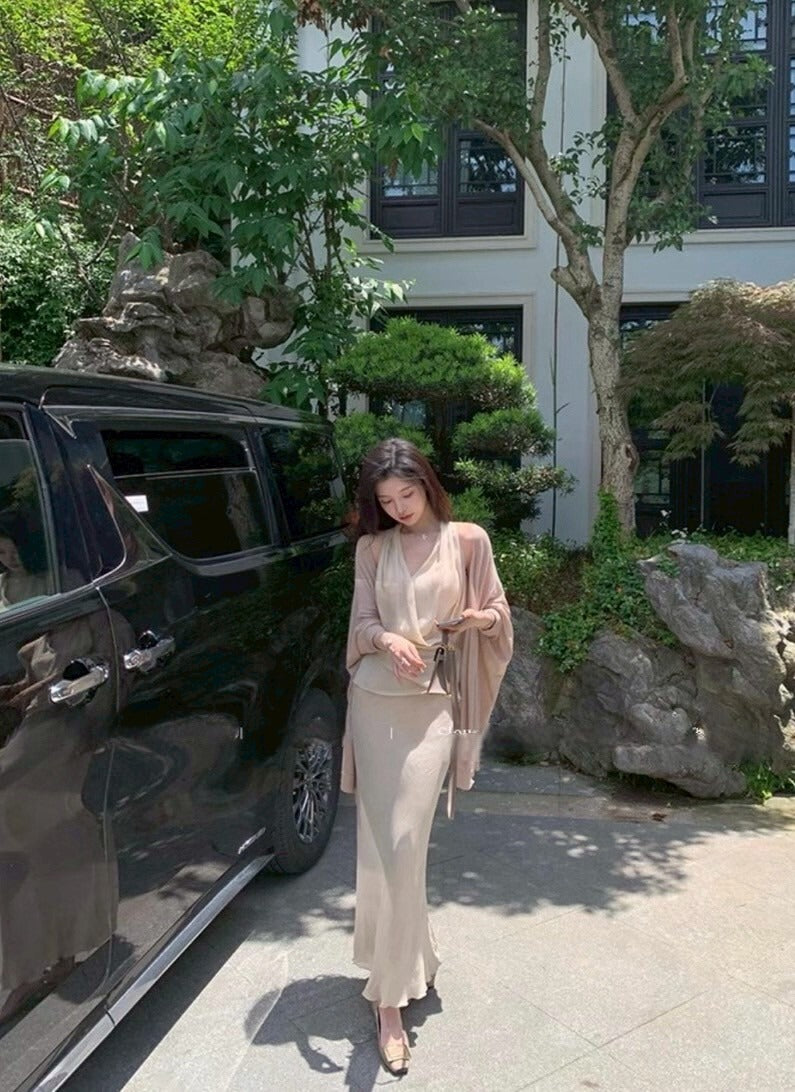 26Jun. 淡若輕煙 氣質V領背心 魚尾修身半身裙 杏色